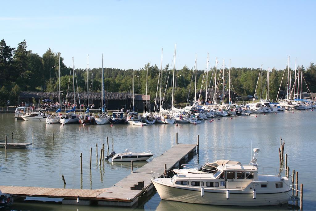 Villa Peterzens Boathouse Laupunen Exterior foto